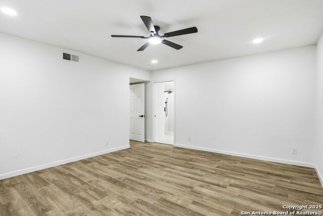 Image 14 of 41 For 221 Shadywood Ln