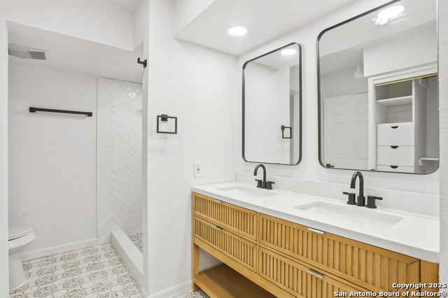 Image 17 of 41 For 221 Shadywood Ln