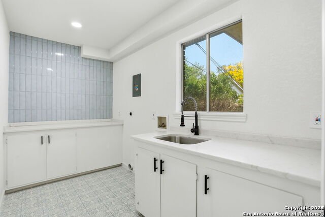 Image 26 of 41 For 221 Shadywood Ln