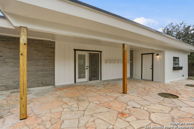 Image 31 of 41 For 221 Shadywood Ln