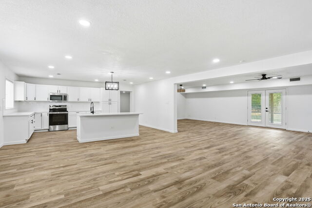 Image 7 of 41 For 221 Shadywood Ln