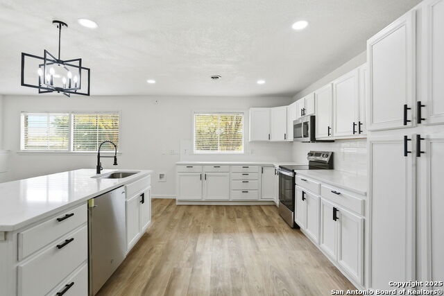 Image 8 of 41 For 221 Shadywood Ln