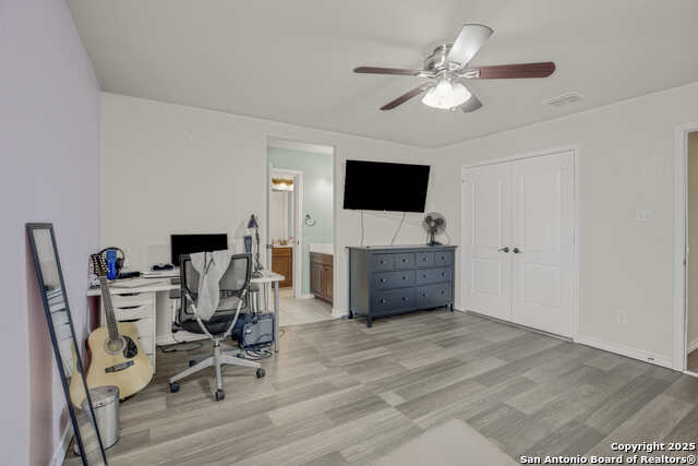 Image 33 of 51 For 4102 Gage Crossing