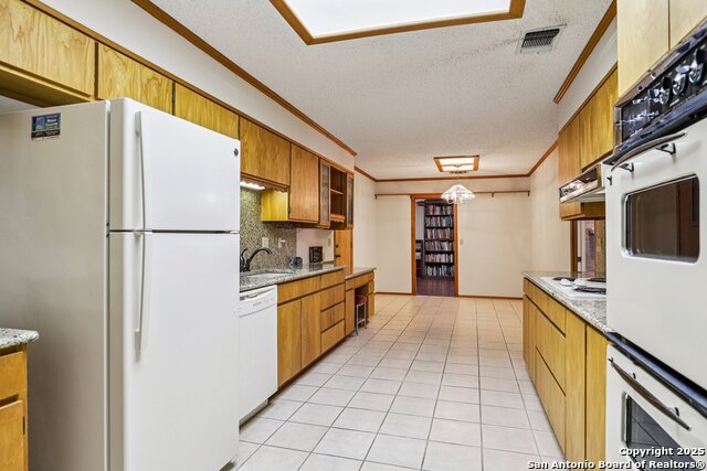 Image 14 of 52 For 5817 Winding Ridge