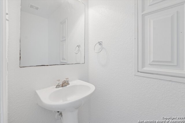 Image 18 of 46 For 9219 Hanover