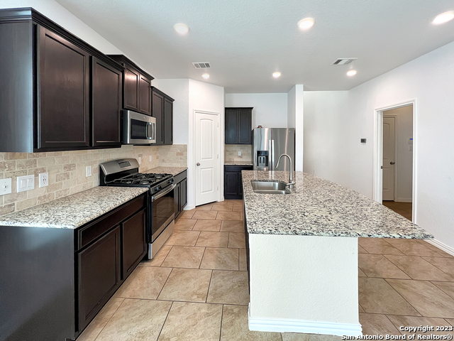 Image 11 of 36 For 22410 Akin Fawn