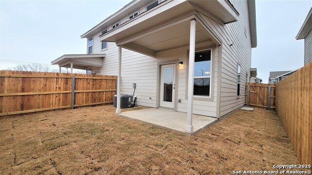 Listing photo id 12 for 10326 Candlewood Way