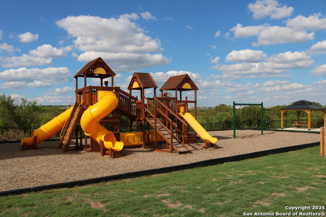 Listing photo id 13 for 10326 Candlewood Way