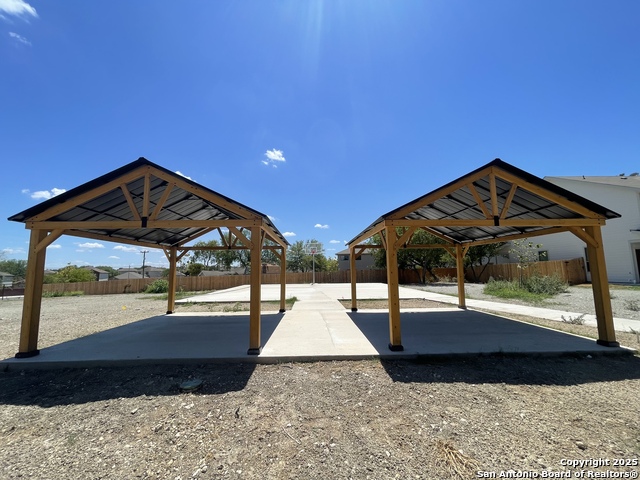 Listing photo id 12 for 10330 Candlewood Way