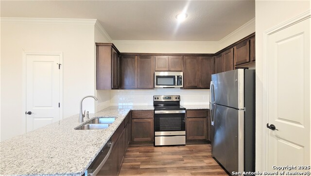 Listing photo id 2 for 10330 Candlewood Way