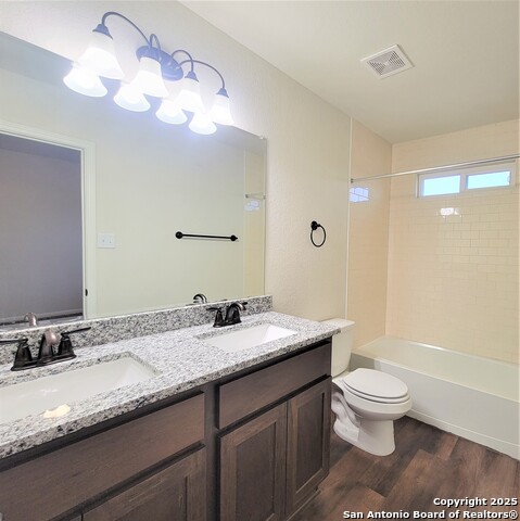 Listing photo id 7 for 10330 Candlewood Way