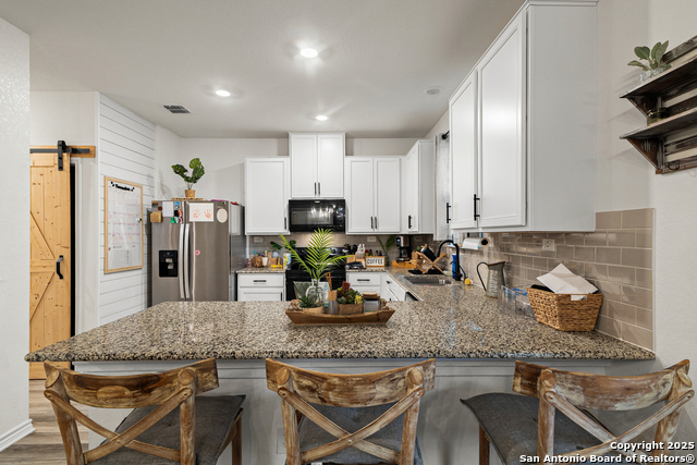 Listing photo id 9 for 11232 October Stead