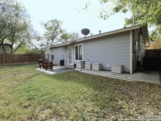 Image 13 of 16 For 915 Rexford  