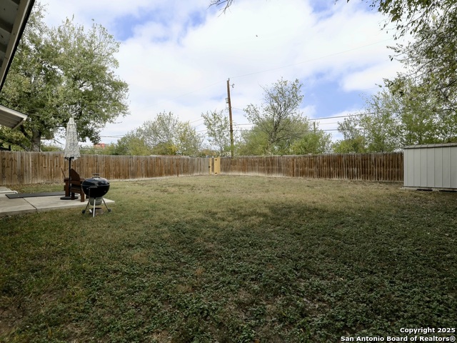 Image 14 of 16 For 915 Rexford  