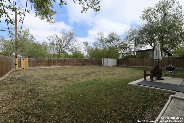 Image 15 of 16 For 915 Rexford  