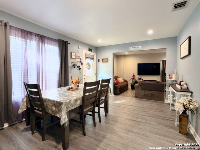 Image 5 of 16 For 915 Rexford  