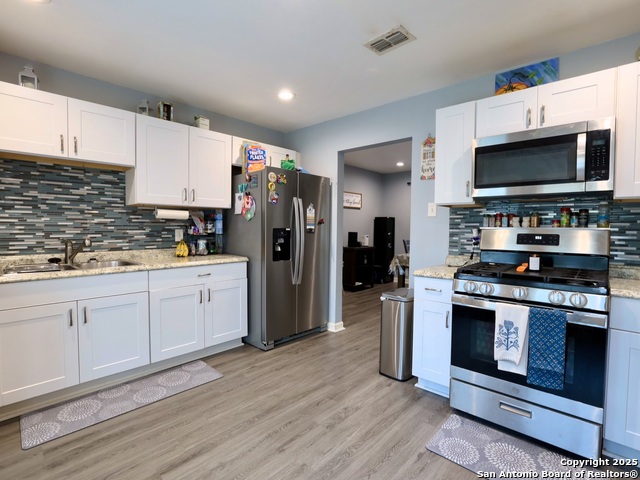 Image 6 of 16 For 915 Rexford  