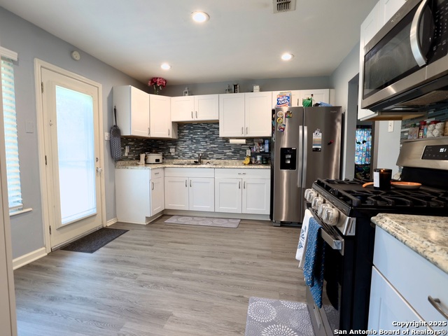 Image 7 of 16 For 915 Rexford  