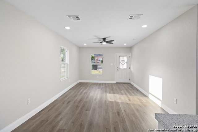 Image 18 of 28 For 2210 Crockett