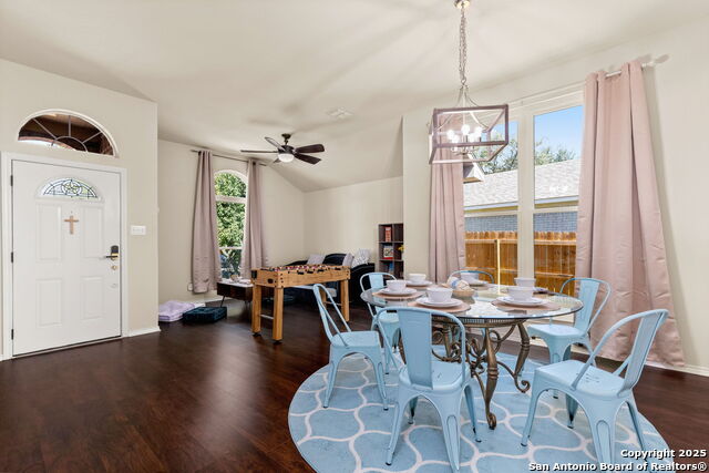 Image 2 of 18 For 9654 Emerald