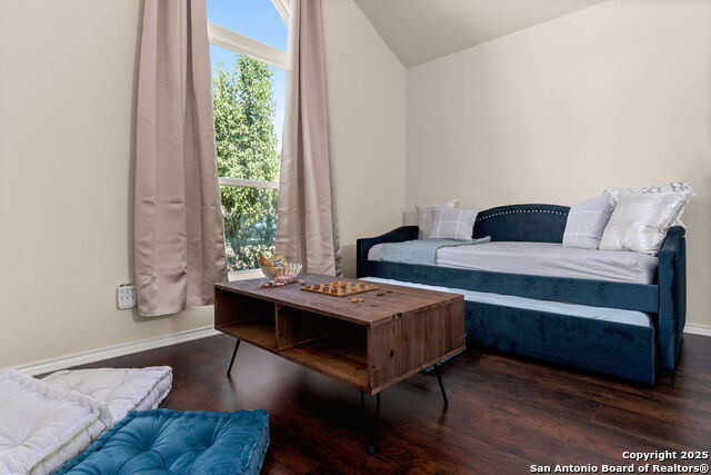 Image 4 of 18 For 9654 Emerald