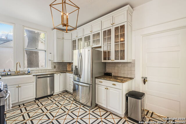 Image 11 of 40 For 225 Madison  