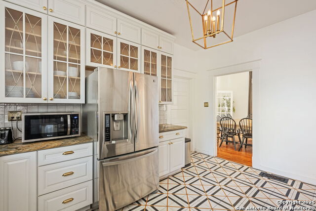 Image 12 of 40 For 225 Madison  