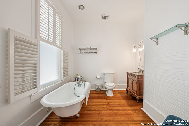 Image 31 of 40 For 225 Madison  