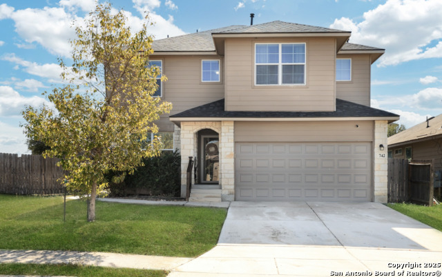 Image 2 of 31 For 742 Halogen Way