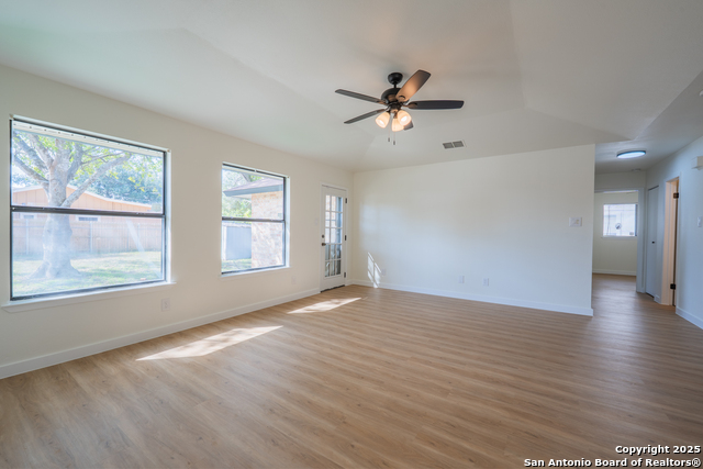 Image 16 of 48 For 201 Anhalt  