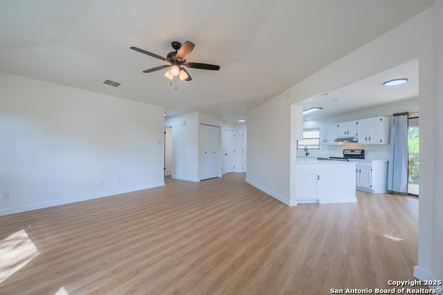 Image 18 of 48 For 201 Anhalt  