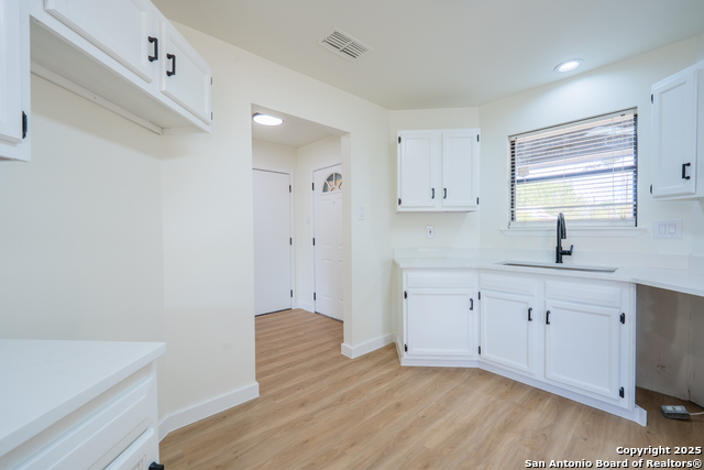 Image 22 of 48 For 201 Anhalt  