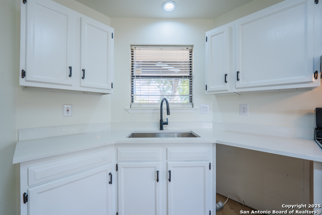 Image 23 of 48 For 201 Anhalt  