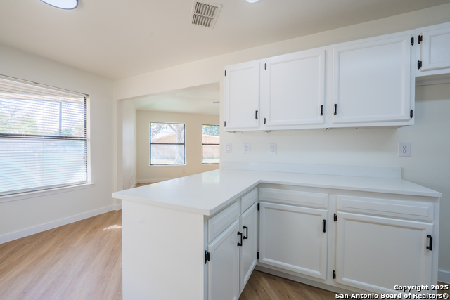 Image 27 of 48 For 201 Anhalt  