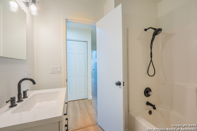 Image 41 of 48 For 201 Anhalt  