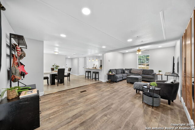 Details for 974 S Addison, San Antonio, TX 78264