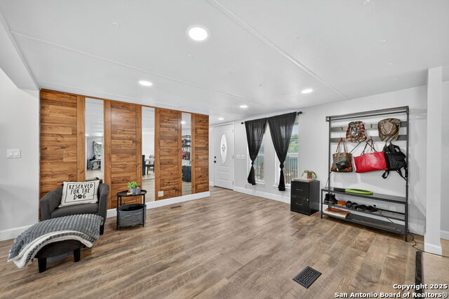 Image 7 of 43 For 974 S Addison