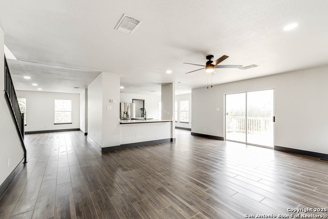 Image 11 of 43 For 8626 Vantage