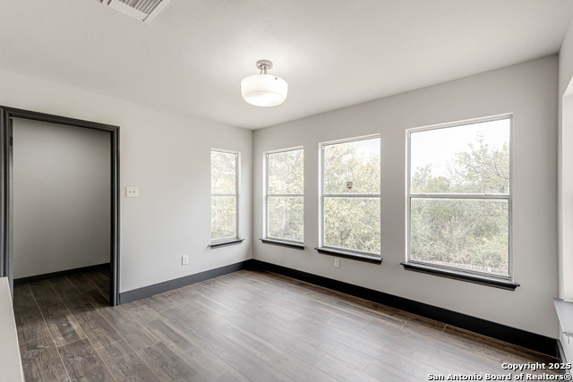 Image 21 of 43 For 8626 Vantage