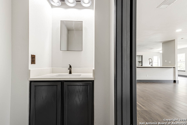 Image 36 of 43 For 8626 Vantage