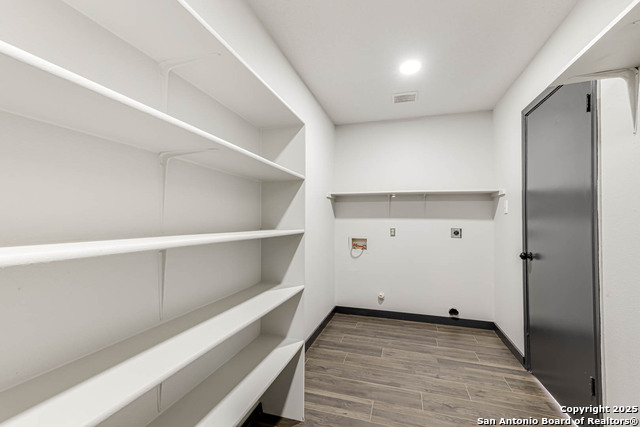 Image 37 of 43 For 8626 Vantage