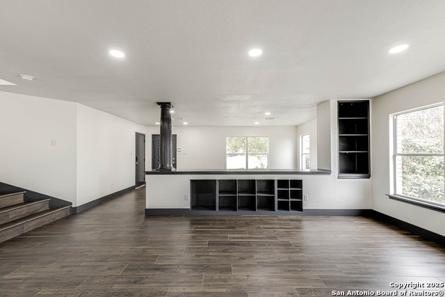 Image 8 of 43 For 8626 Vantage