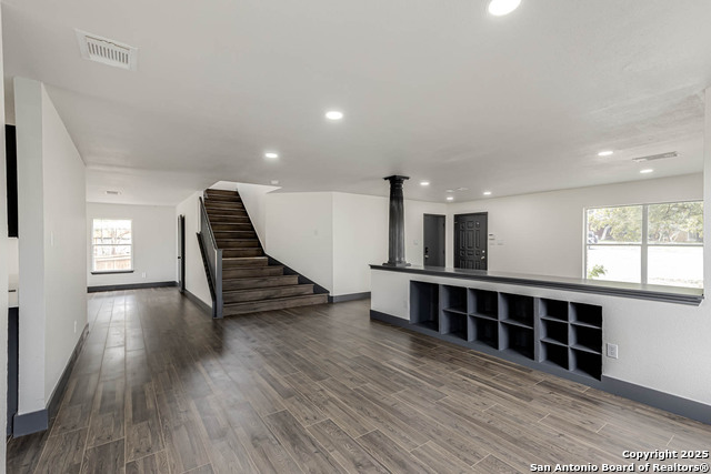 Image 9 of 43 For 8626 Vantage