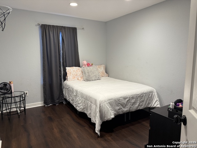 Image 10 of 11 For 13707 York Woods