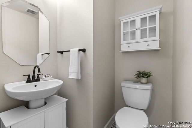 Image 21 of 27 For 6119 Hart Glen