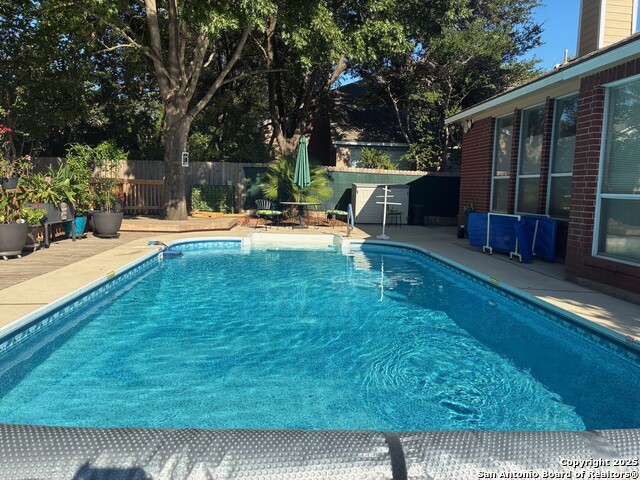 Image 23 of 27 For 6119 Hart Glen