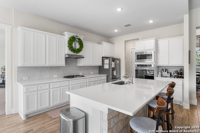 Listing photo id 8 for 239 Lawrence