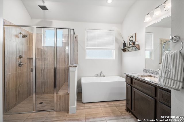 Listing photo id 15 for 239 Lawrence