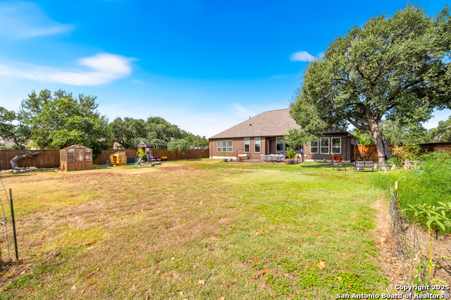 Listing photo id 31 for 239 Lawrence