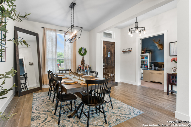 Listing photo id 3 for 239 Lawrence